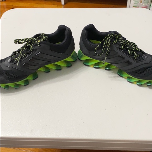 Adidas Springblade Women’s sneakers - Picture 3 of 7